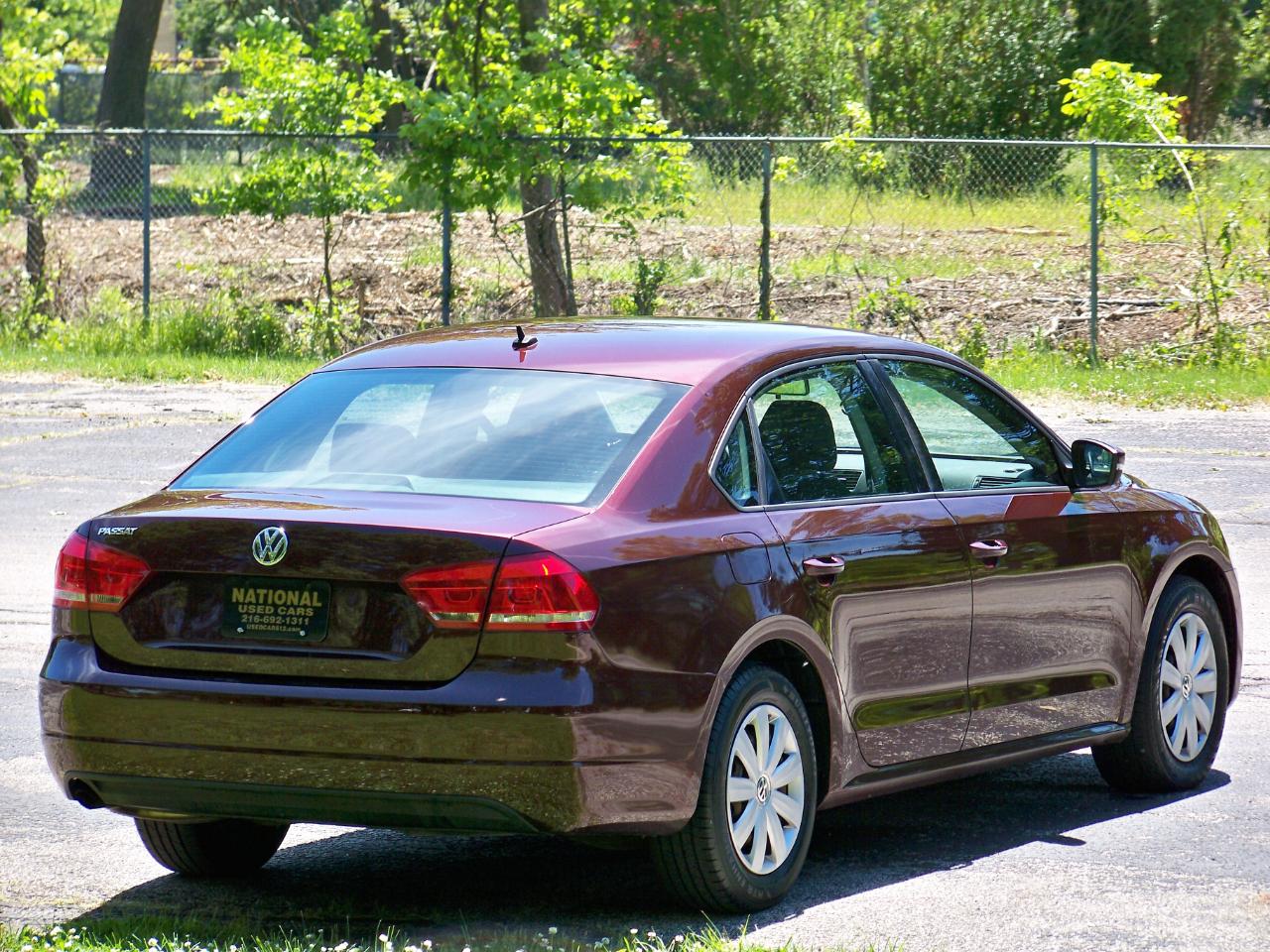 Volkswagen Passat 2.5L S W/Appearance 2013