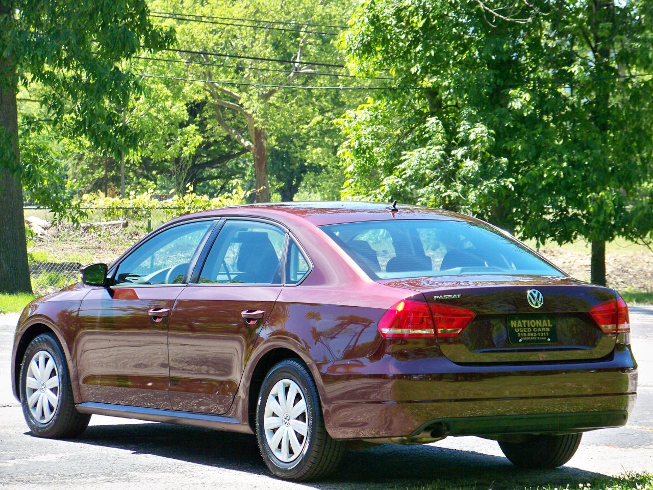 Volkswagen Passat 2.5L S W/Appearance 2013