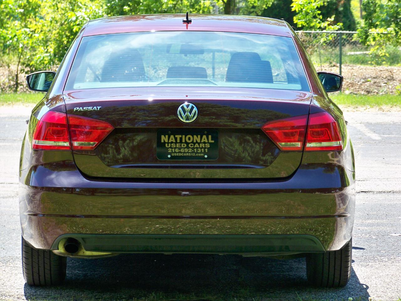 Volkswagen Passat 2.5L S W/Appearance 2013