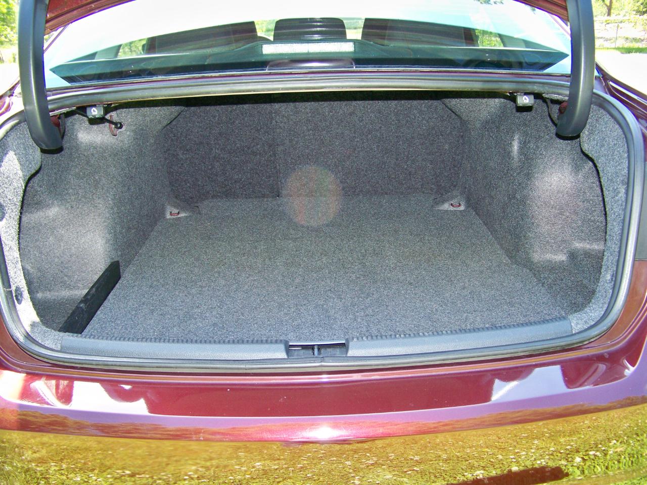 Volkswagen Passat 2.5L S W/Appearance 2013