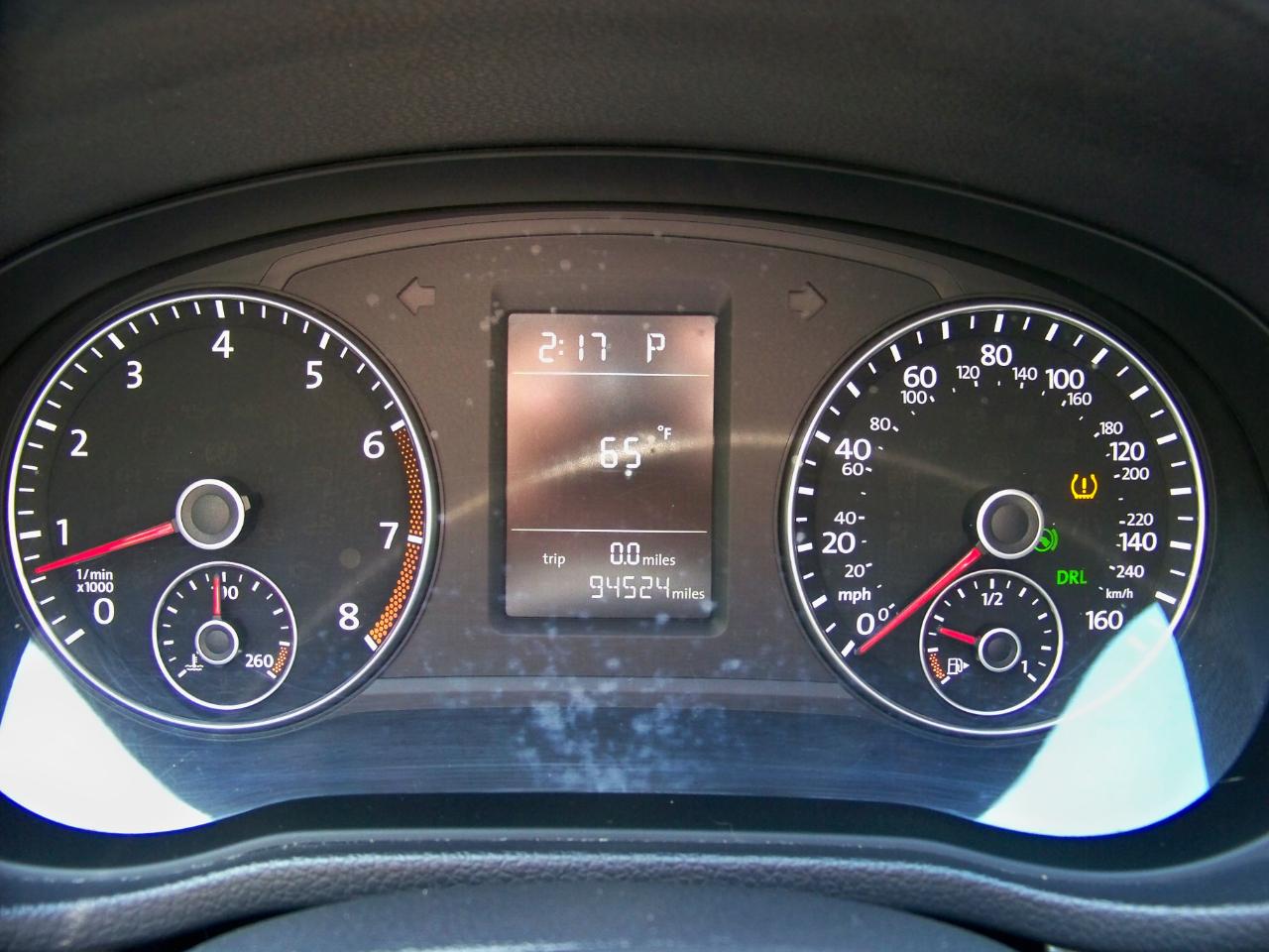 Volkswagen Passat 2.5L S W/Appearance 2013