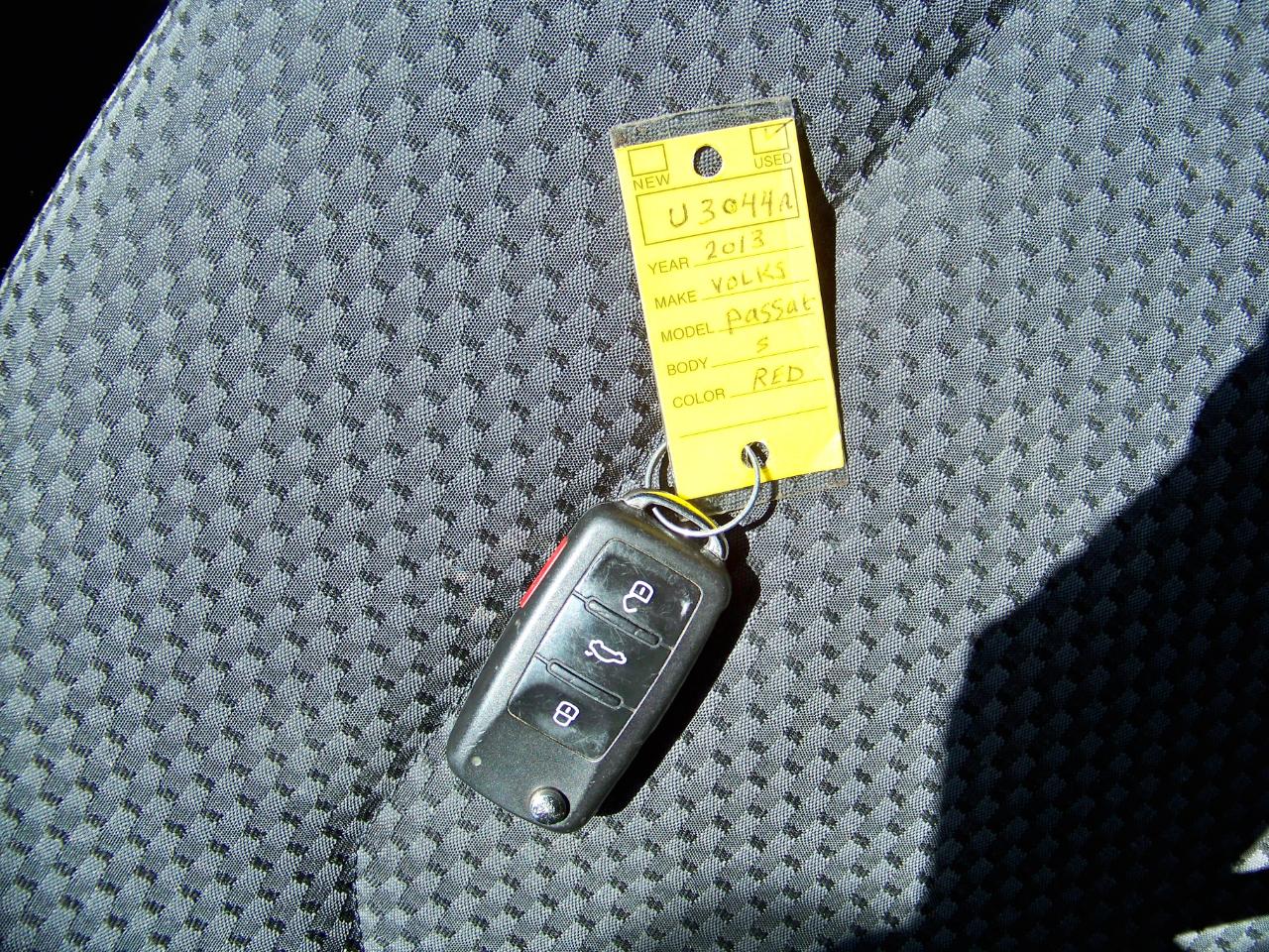 Volkswagen Passat 2.5L S W/Appearance 2013