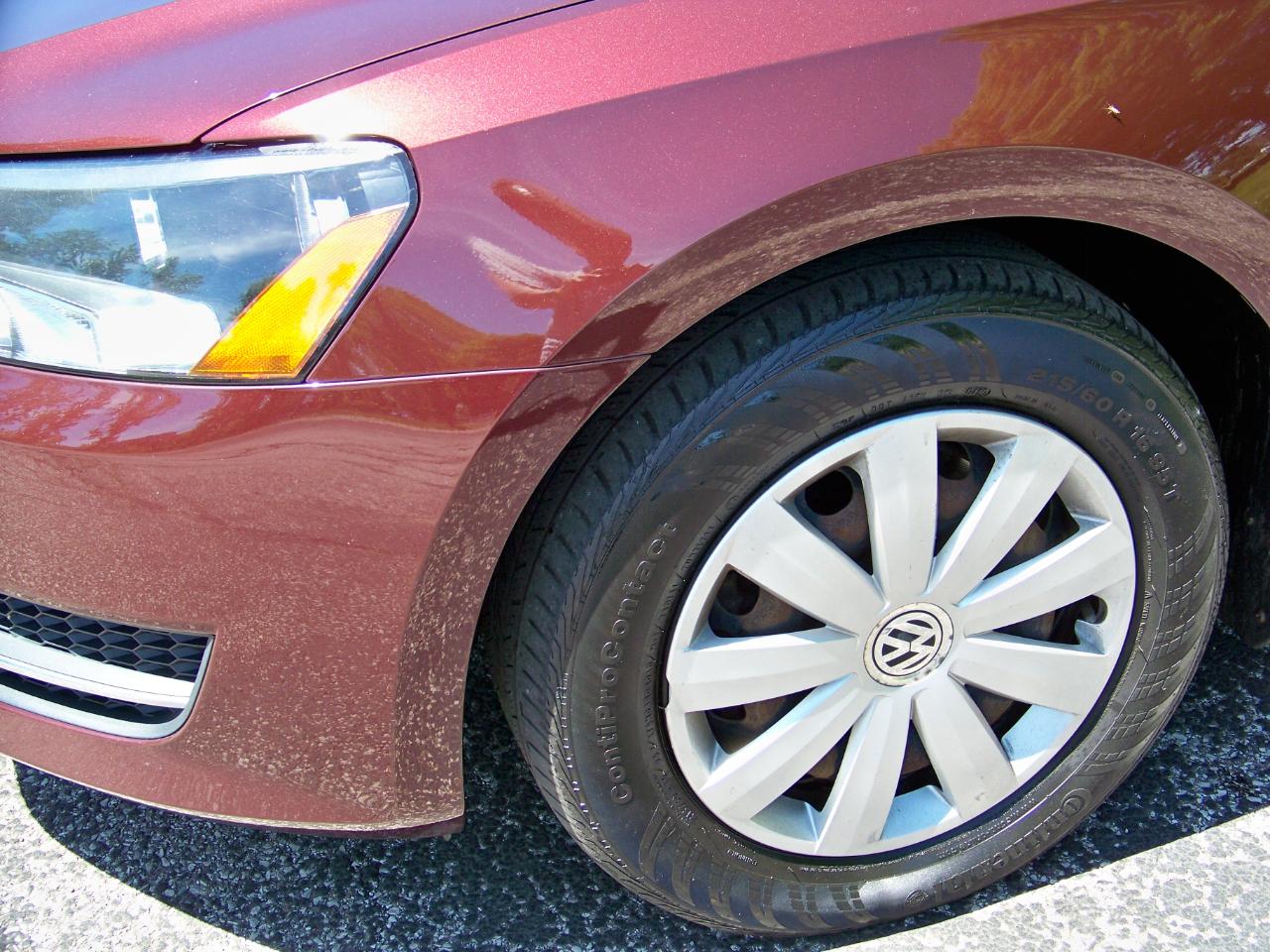 Volkswagen Passat 2.5L S W/Appearance 2013
