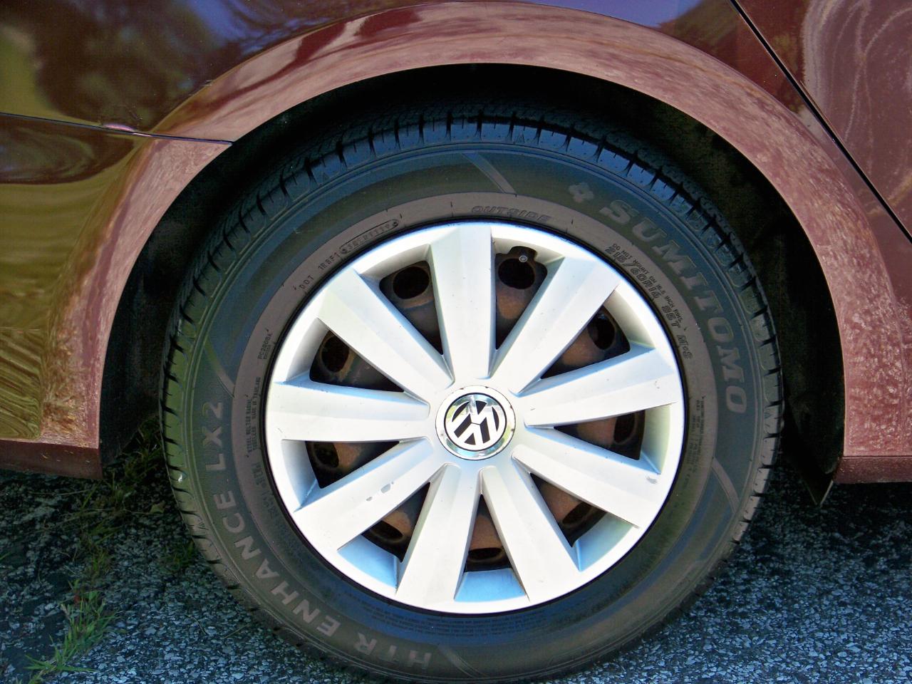 Volkswagen Passat 2.5L S W/Appearance 2013