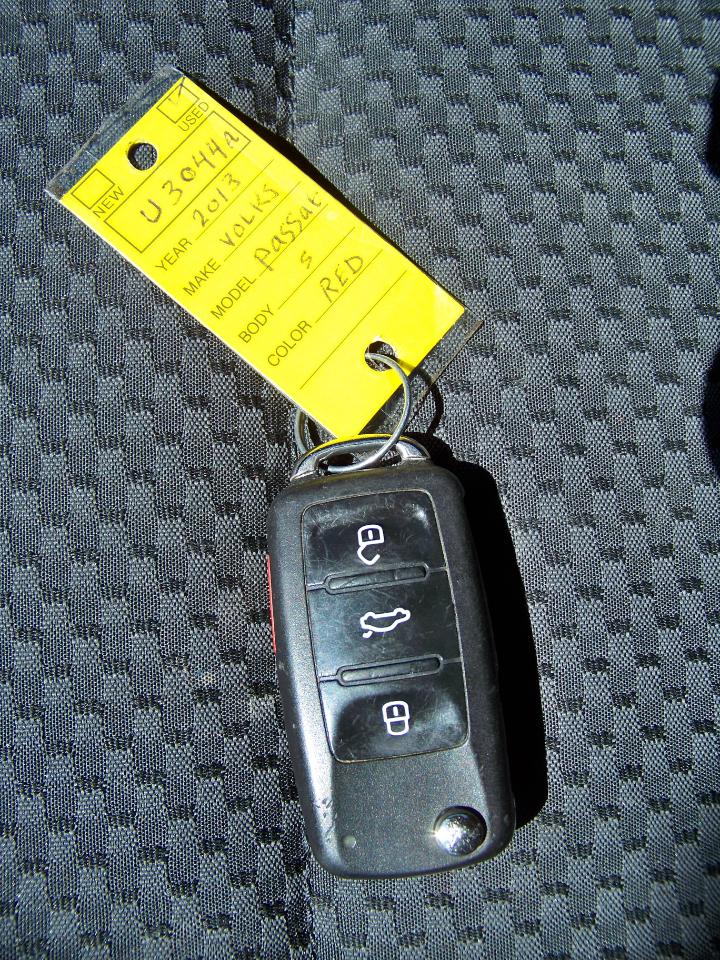 Volkswagen Passat 2.5L S W/Appearance 2013