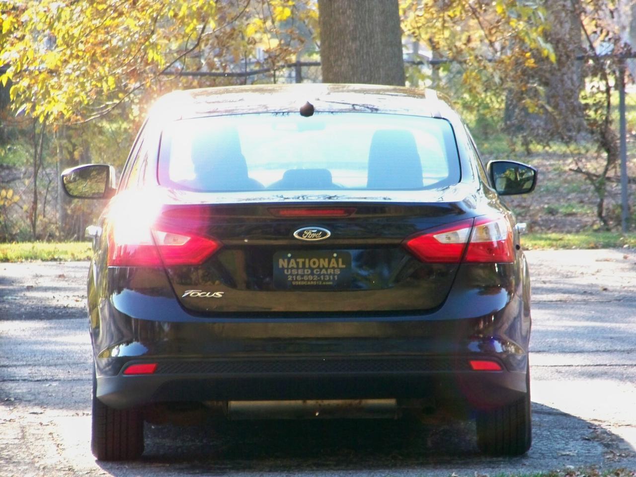 Ford Focus S Sedan 2012