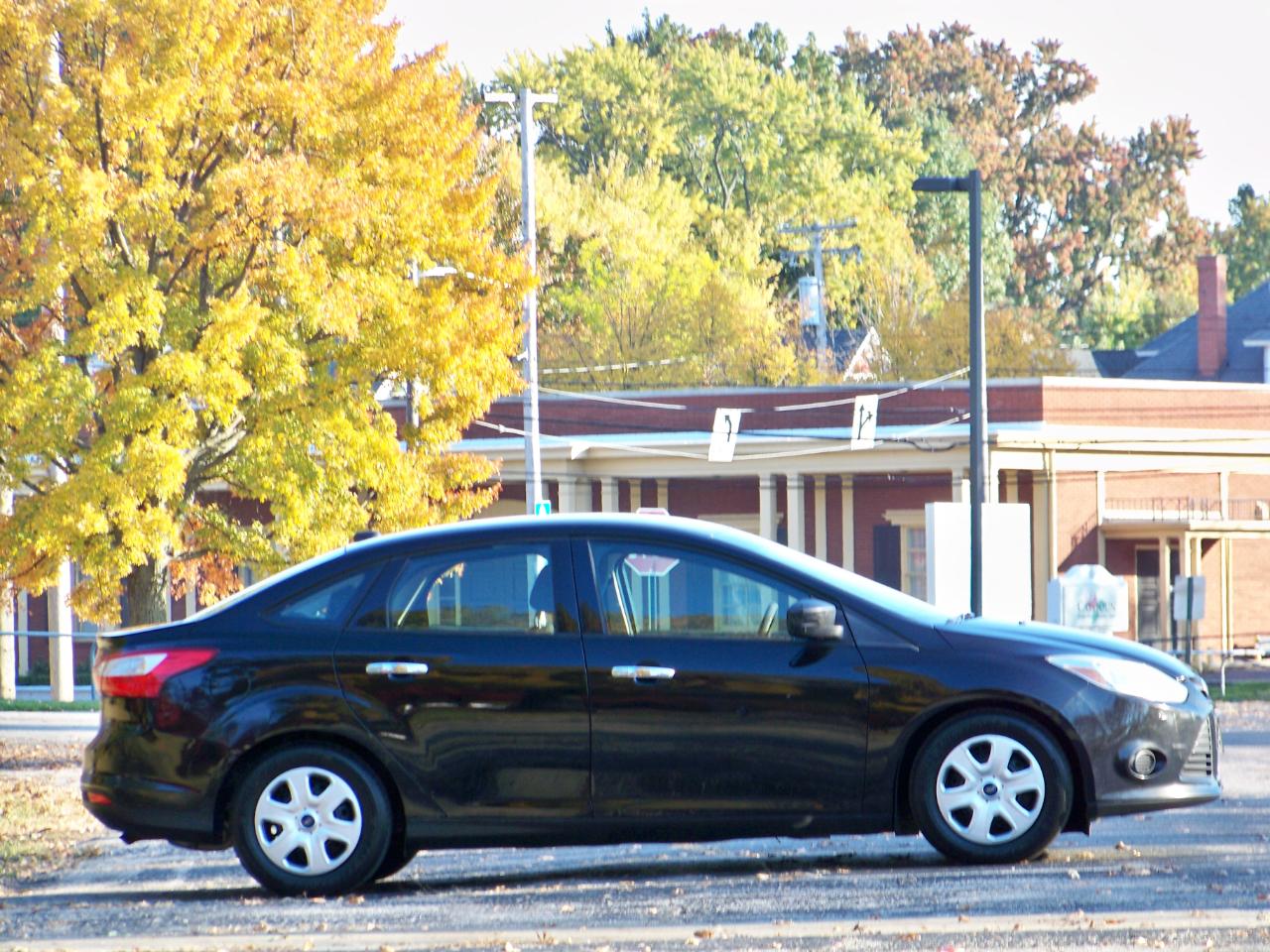 Ford Focus S Sedan 2012