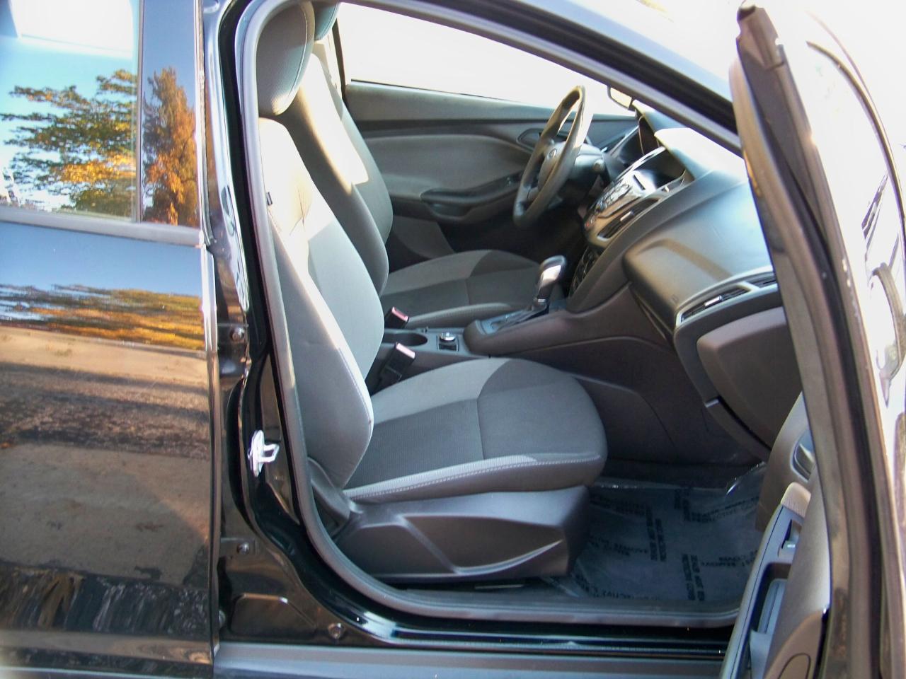 Ford Focus S Sedan 2012