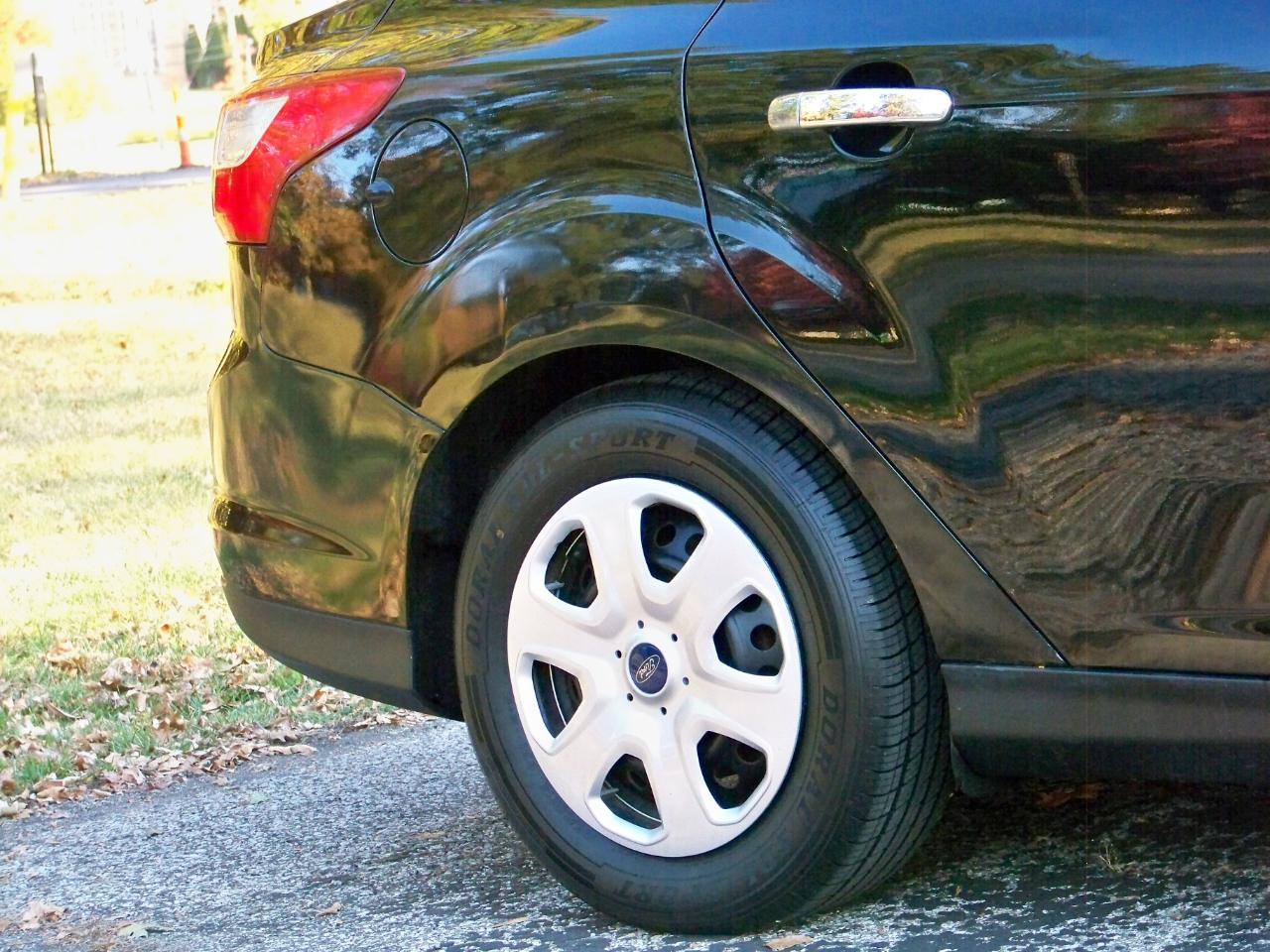 Ford Focus S Sedan 2012