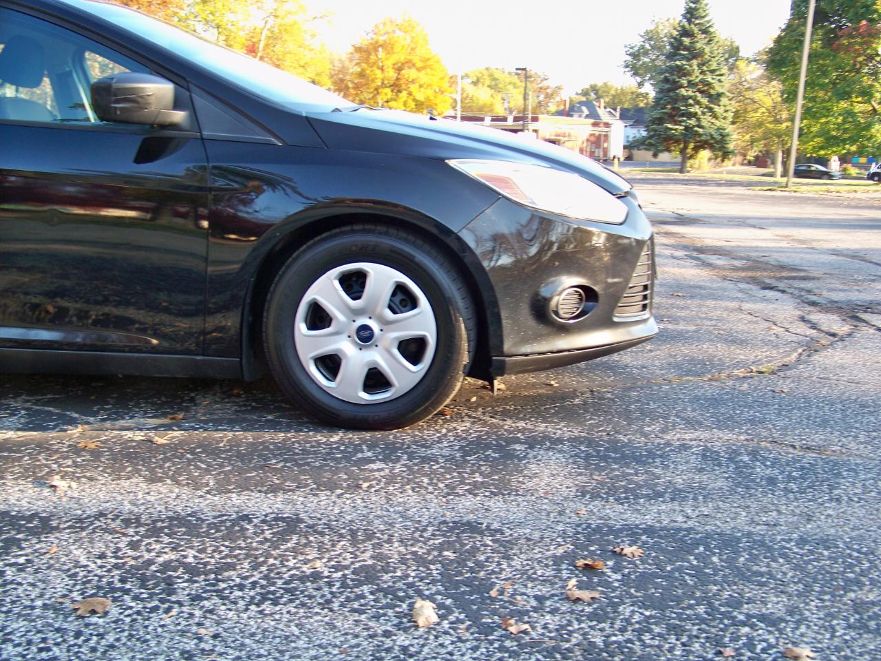 Ford Focus S Sedan 2012