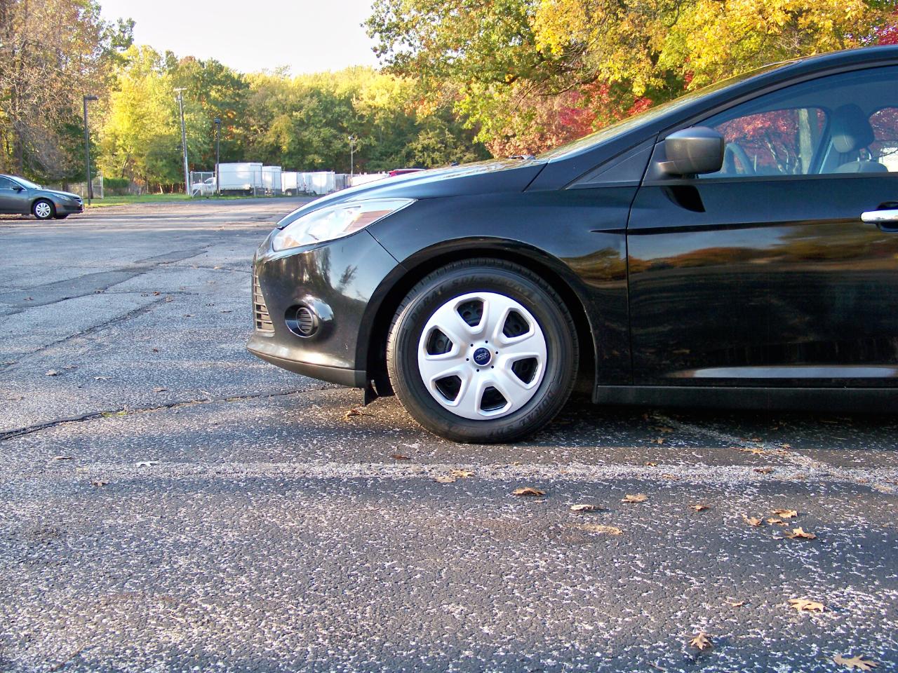 Ford Focus S Sedan 2012