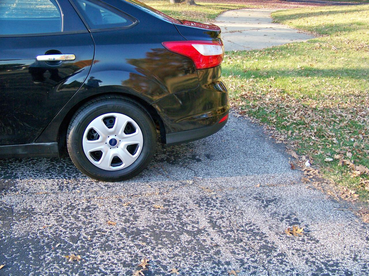 Ford Focus S Sedan 2012