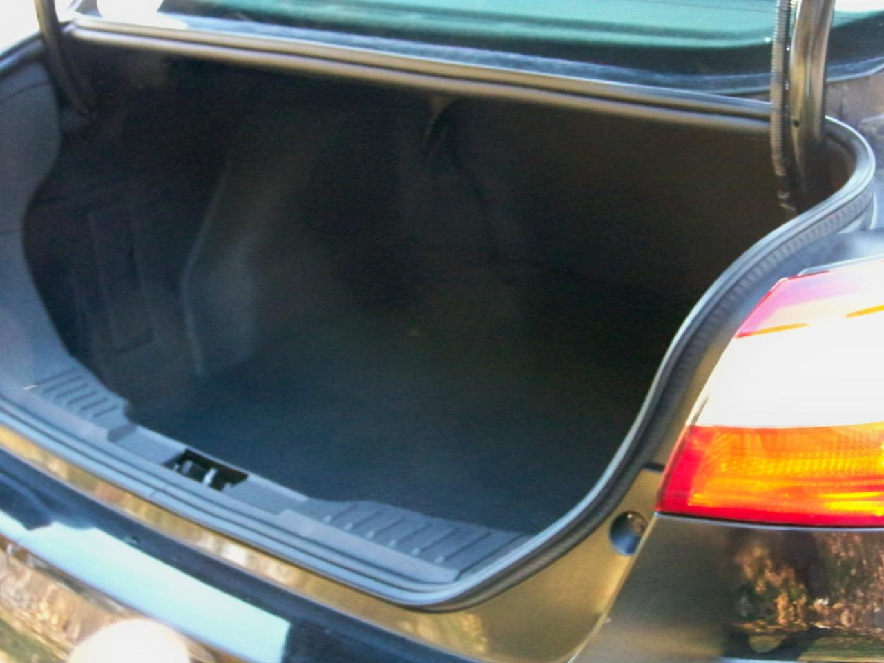 Ford Focus S Sedan 2012