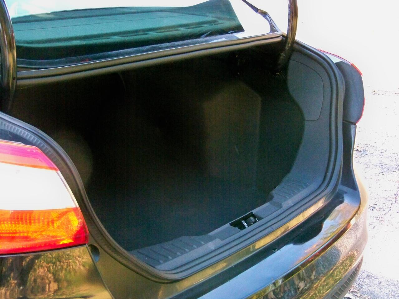 Ford Focus S Sedan 2012