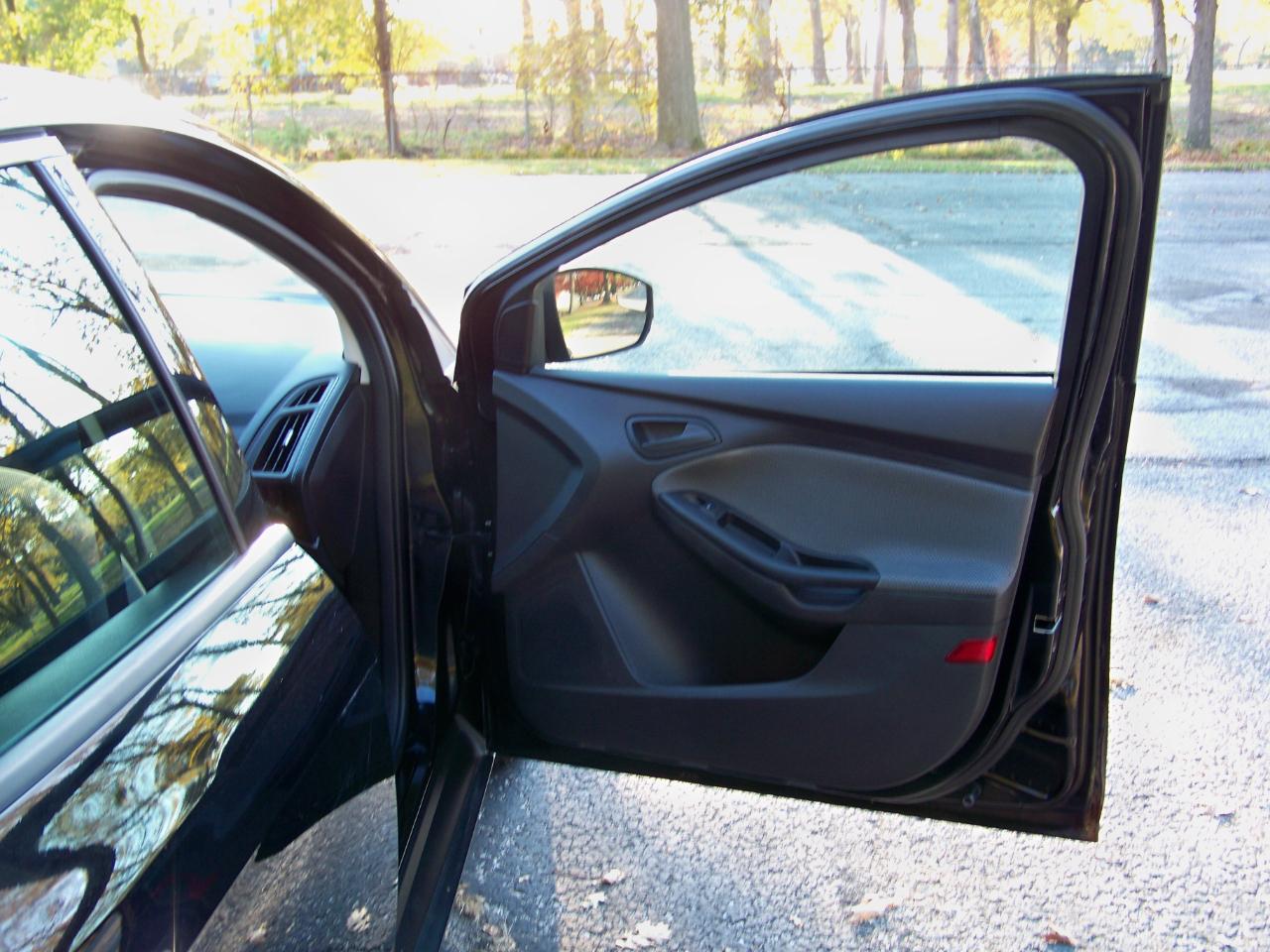 Ford Focus S Sedan 2012