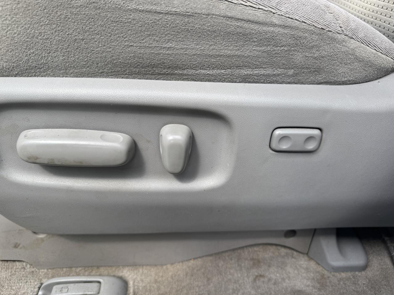 Toyota Sienna LE 8-Passenger 2009