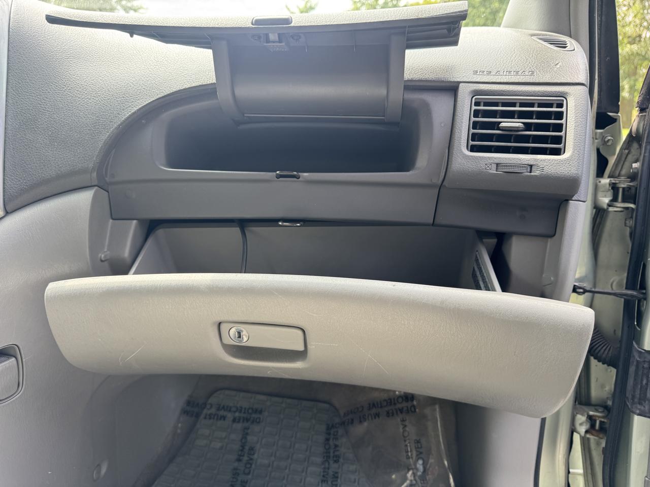 Toyota Sienna LE 8-Passenger 2009