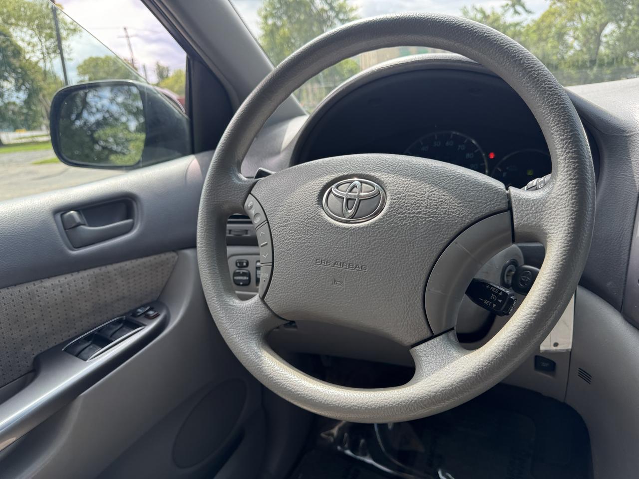 Toyota Sienna LE 8-Passenger 2009