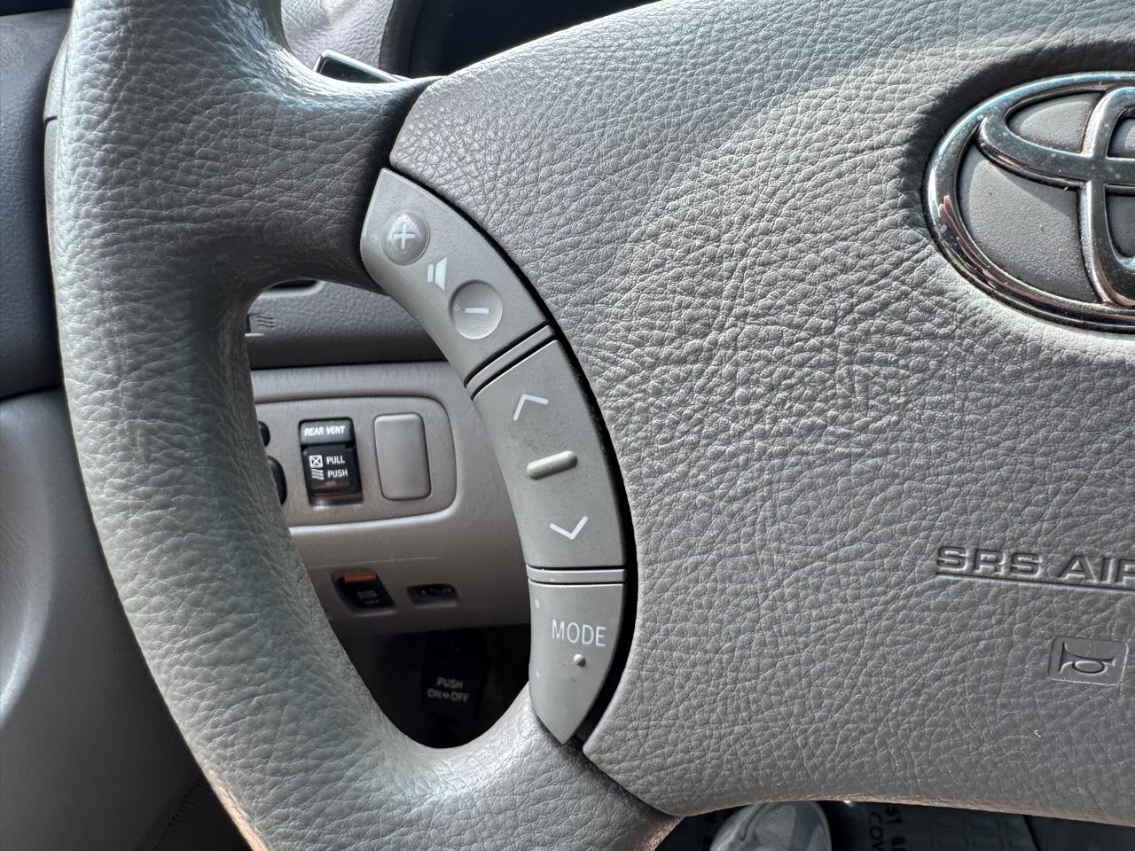 Toyota Sienna LE 8-Passenger 2009