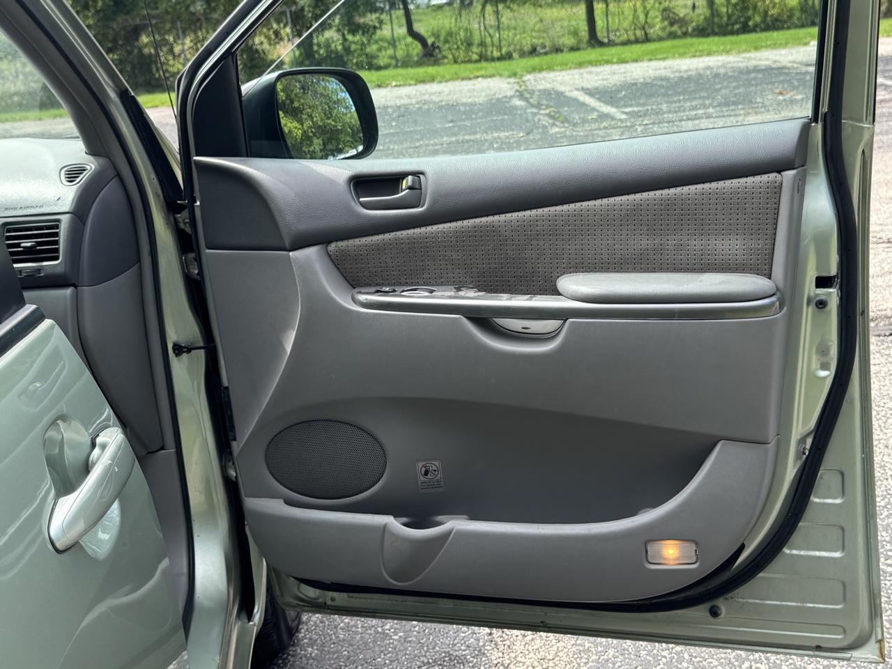 Toyota Sienna LE 8-Passenger 2009