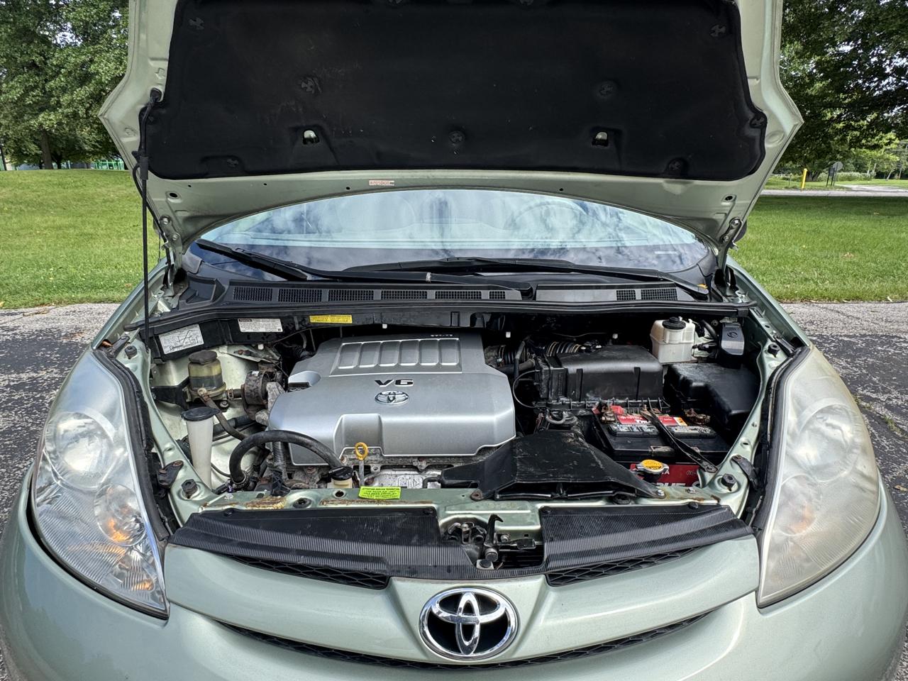 Toyota Sienna LE 8-Passenger 2009
