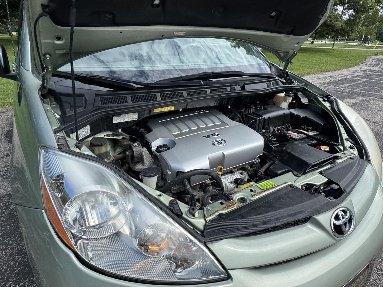 Toyota Sienna LE 8-Passenger 2009