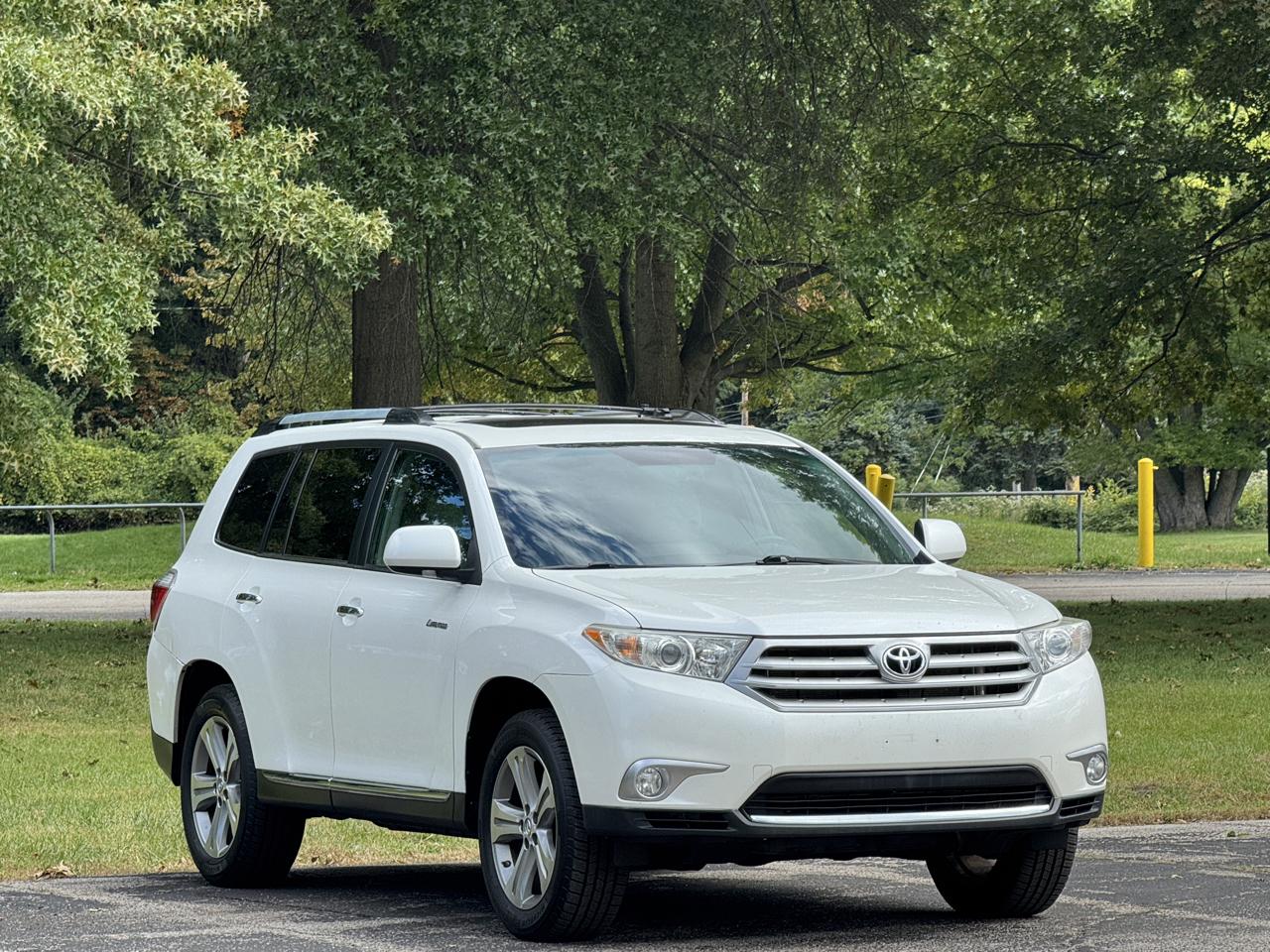 Toyota Highlander photo 2