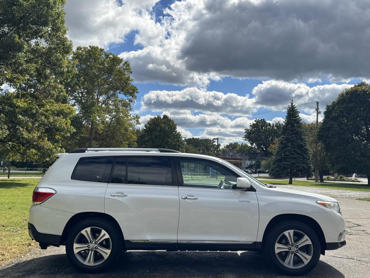 Toyota Highlander photo 9