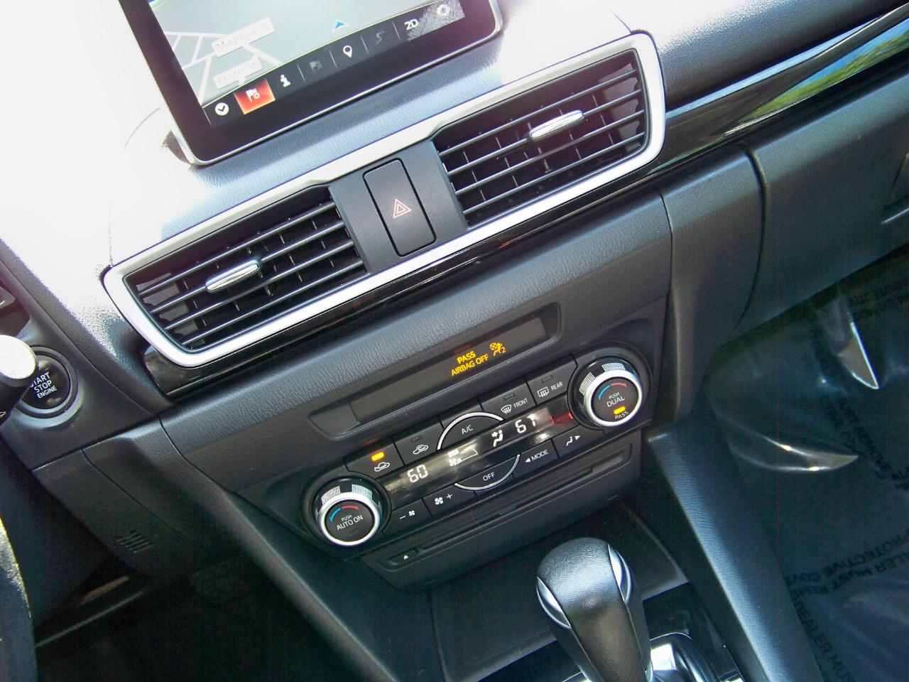 Mazda MAZDA3 i Touring 4D Hatchback 2014