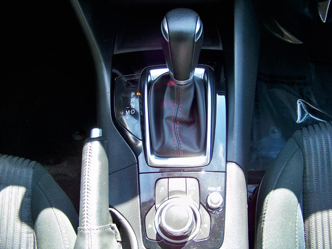 Mazda MAZDA3 i Touring 4D Hatchback 2014