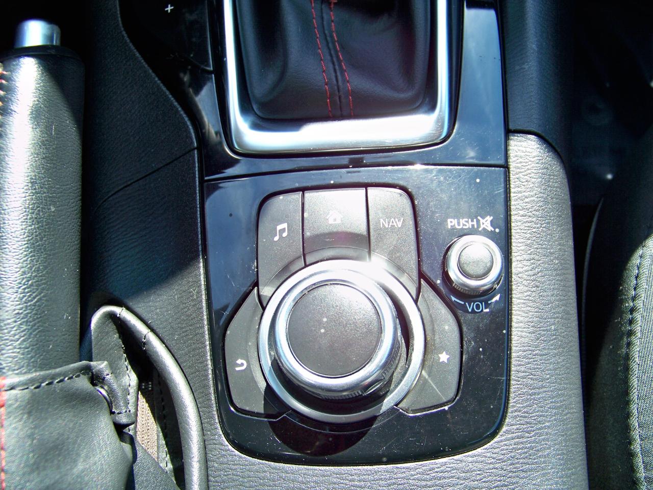 Mazda MAZDA3 i Touring 4D Hatchback 2014