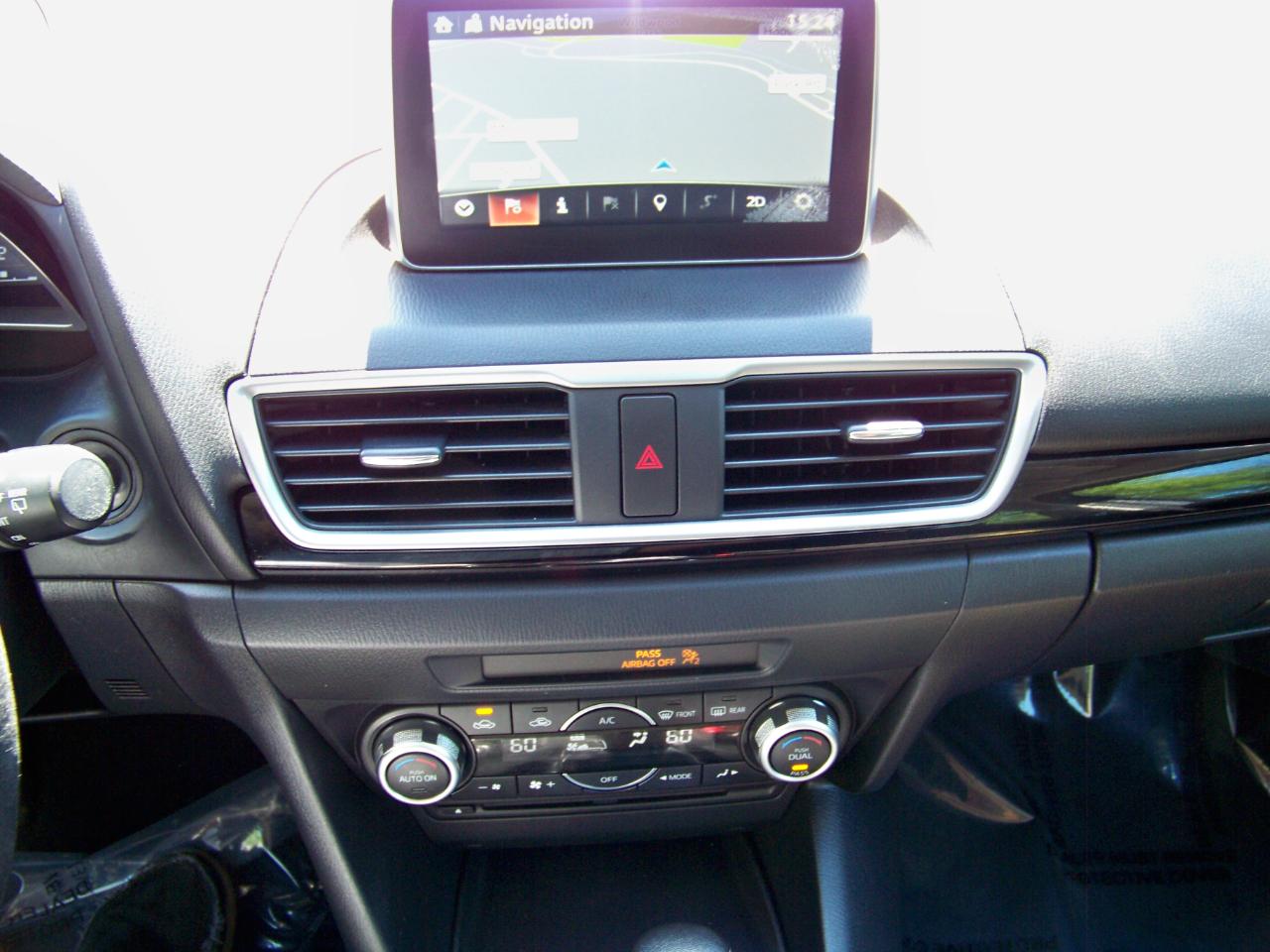 Mazda MAZDA3 i Touring 4D Hatchback 2014