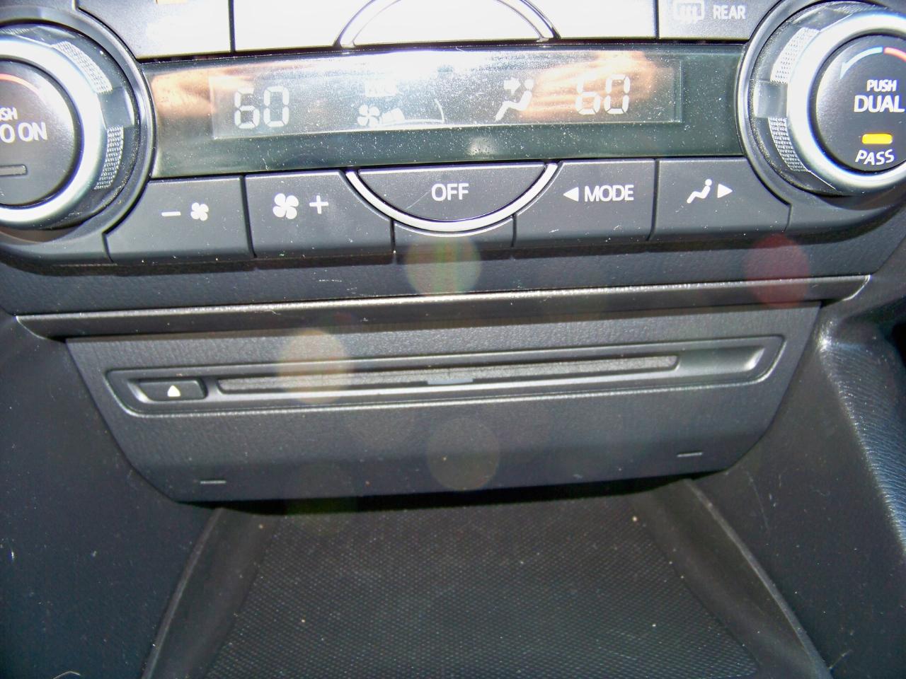 Mazda MAZDA3 i Touring 4D Hatchback 2014