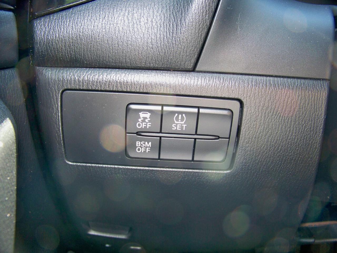 Mazda MAZDA3 i Touring 4D Hatchback 2014