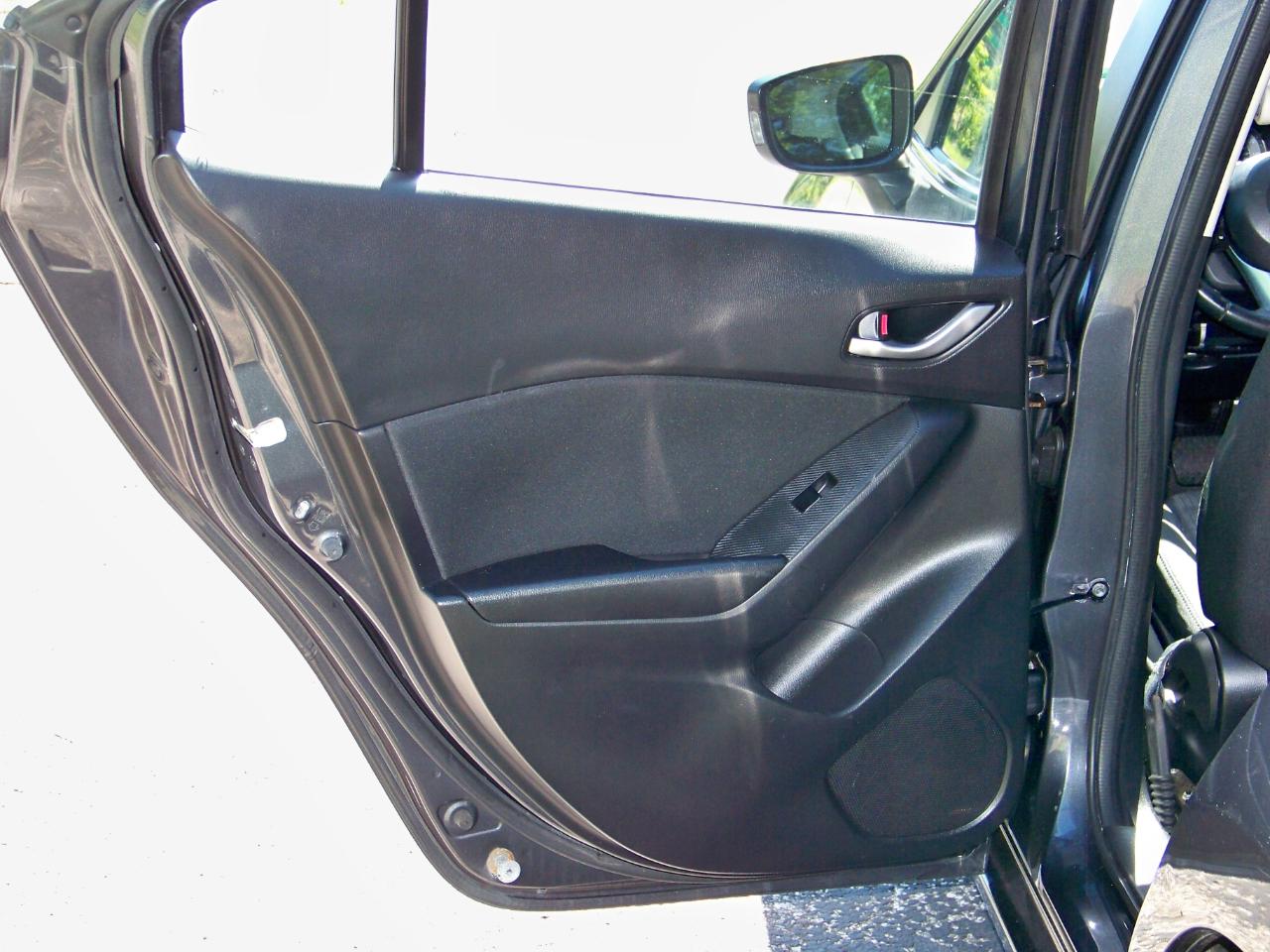 Mazda MAZDA3 i Touring 4D Hatchback 2014