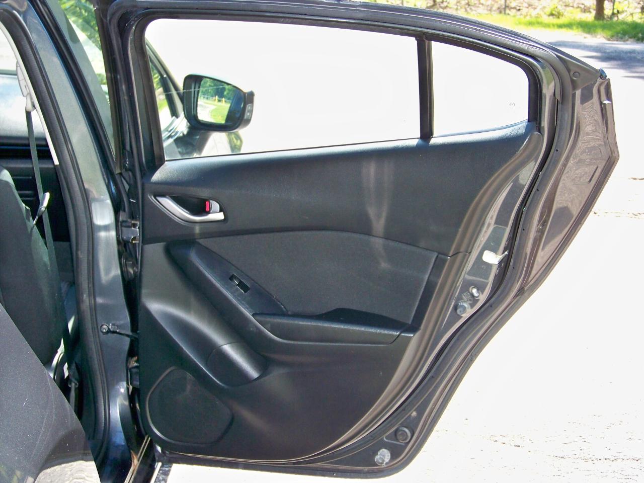 Mazda MAZDA3 i Touring 4D Hatchback 2014