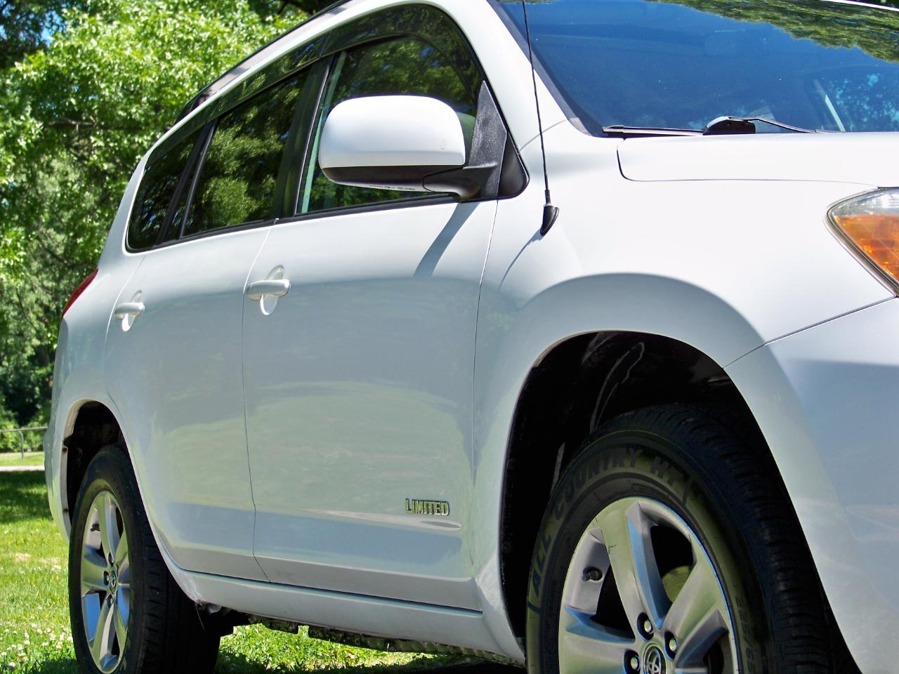 Toyota RAV4 Limited I4 4WD 2008