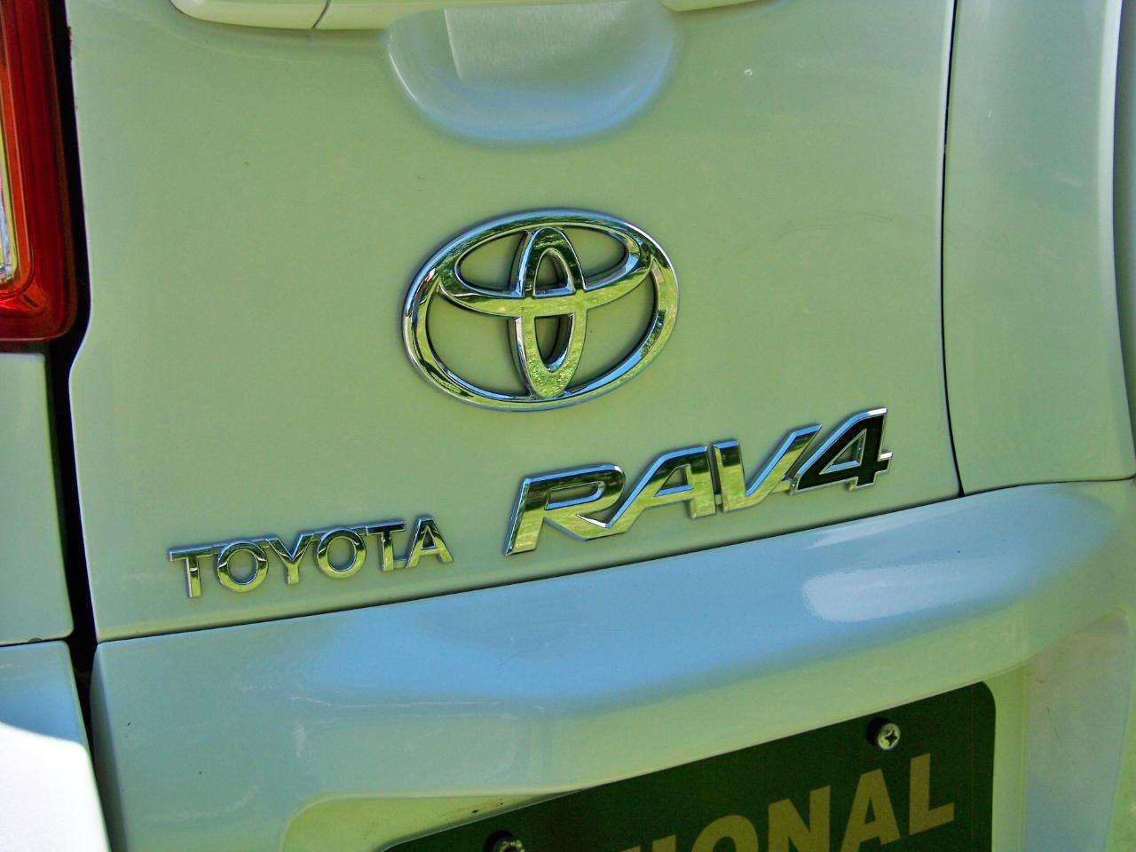 Toyota RAV4 Limited I4 4WD 2008