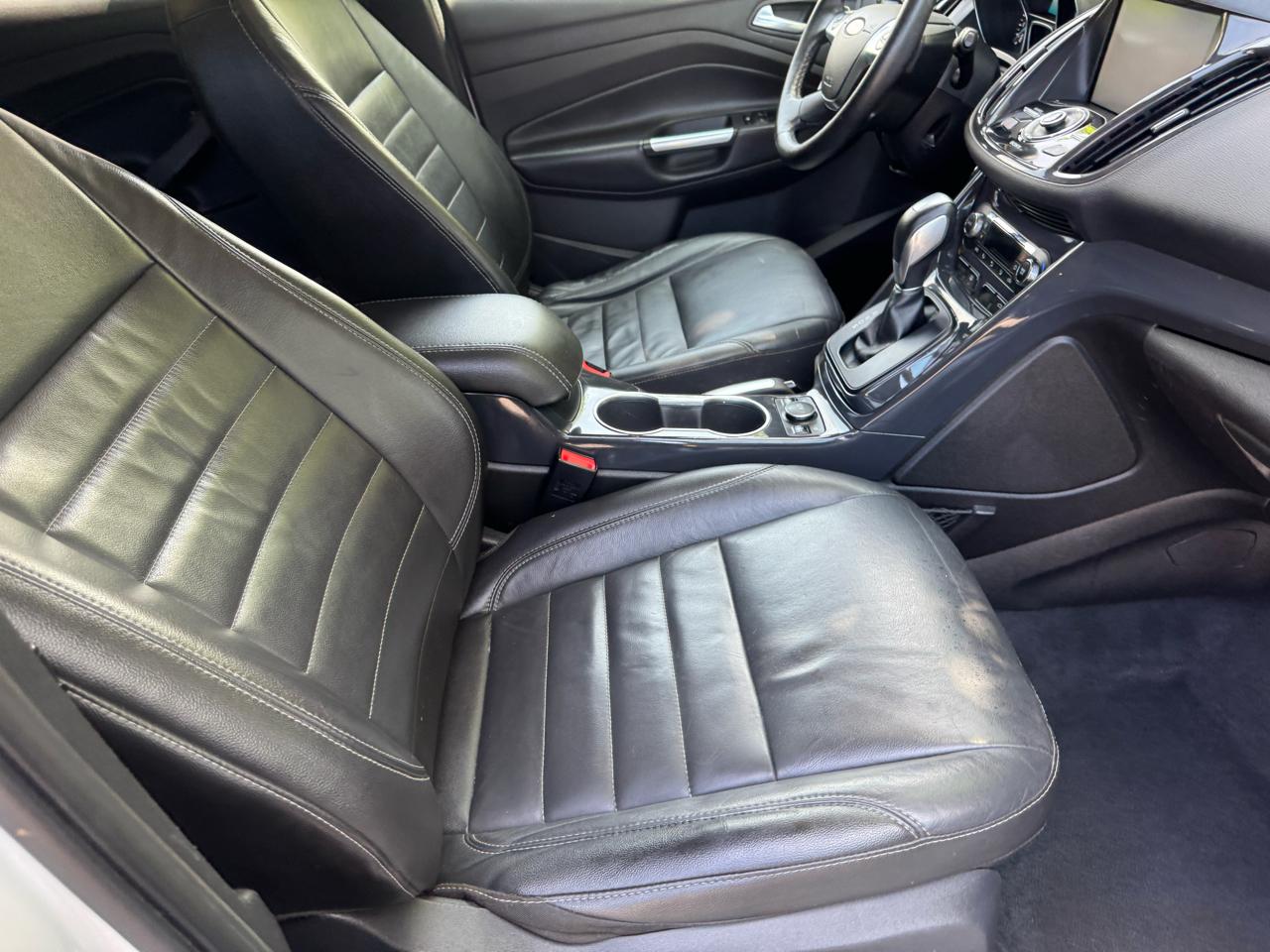 Ford Escape Titanium 4WD 2015