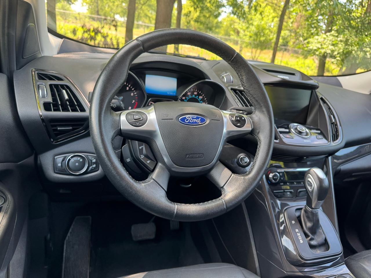 Ford Escape Titanium 4WD 2015