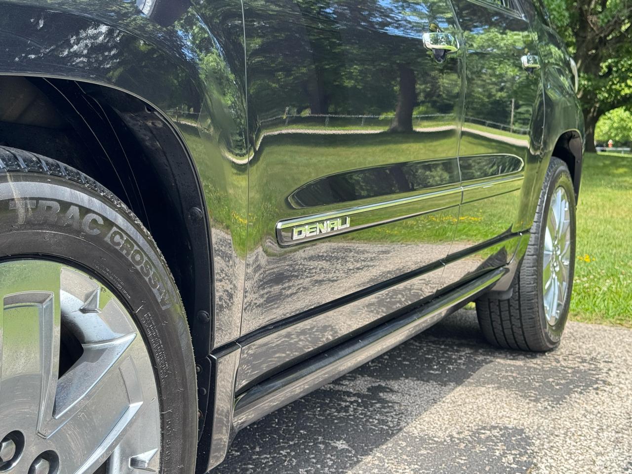 GMC Acadia Denali AWD 2013