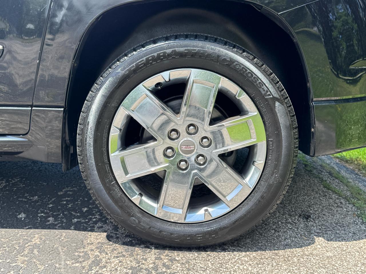 GMC Acadia Denali AWD 2013