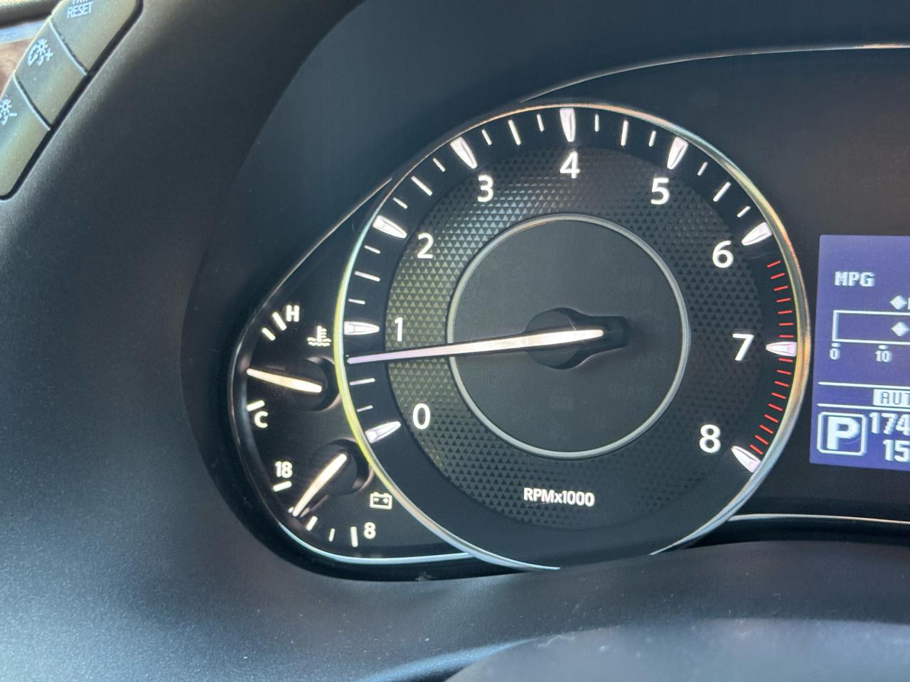Nissan Armada SV AWD 2018