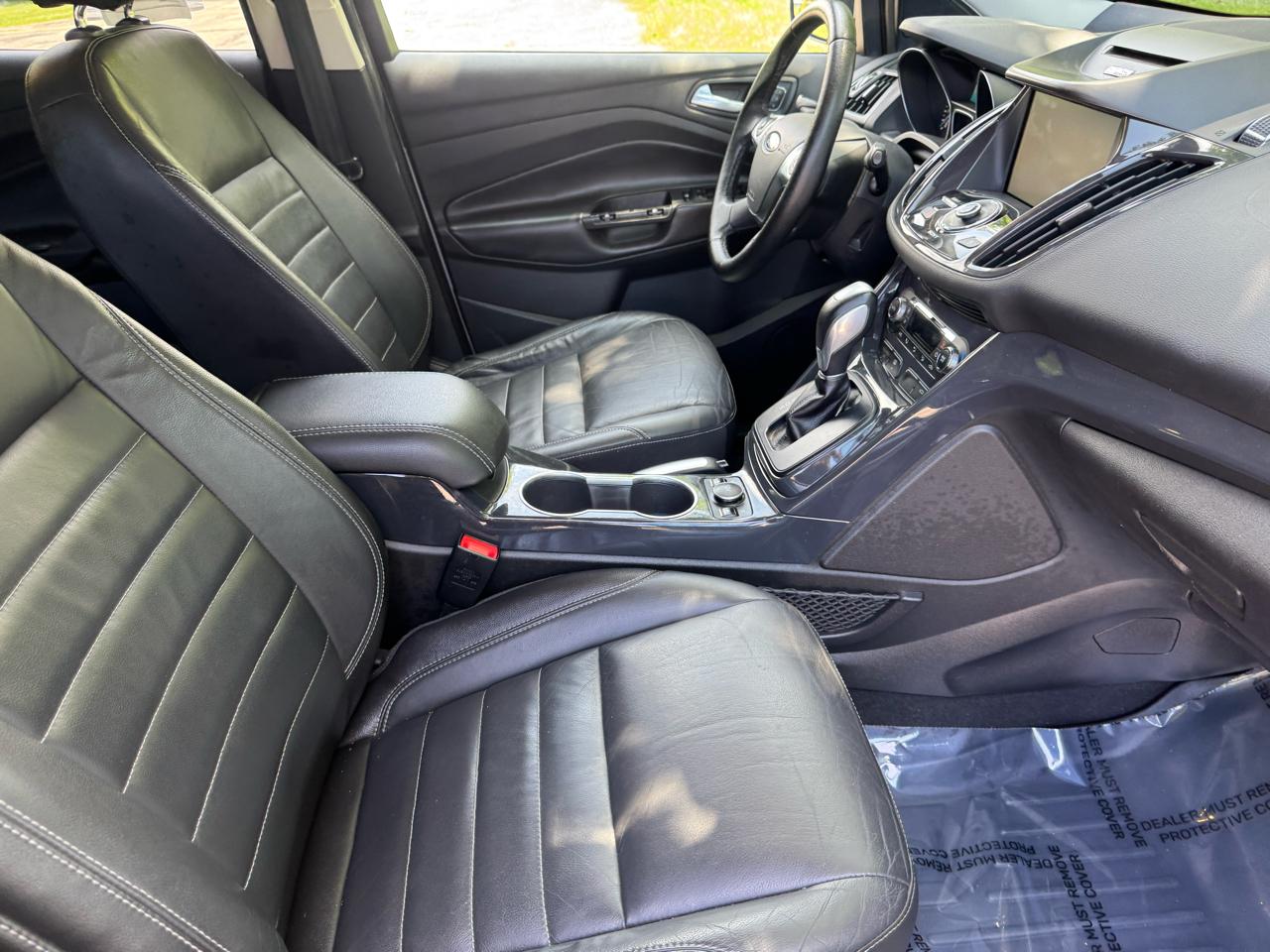 Ford Escape Titanium 4WD 2015