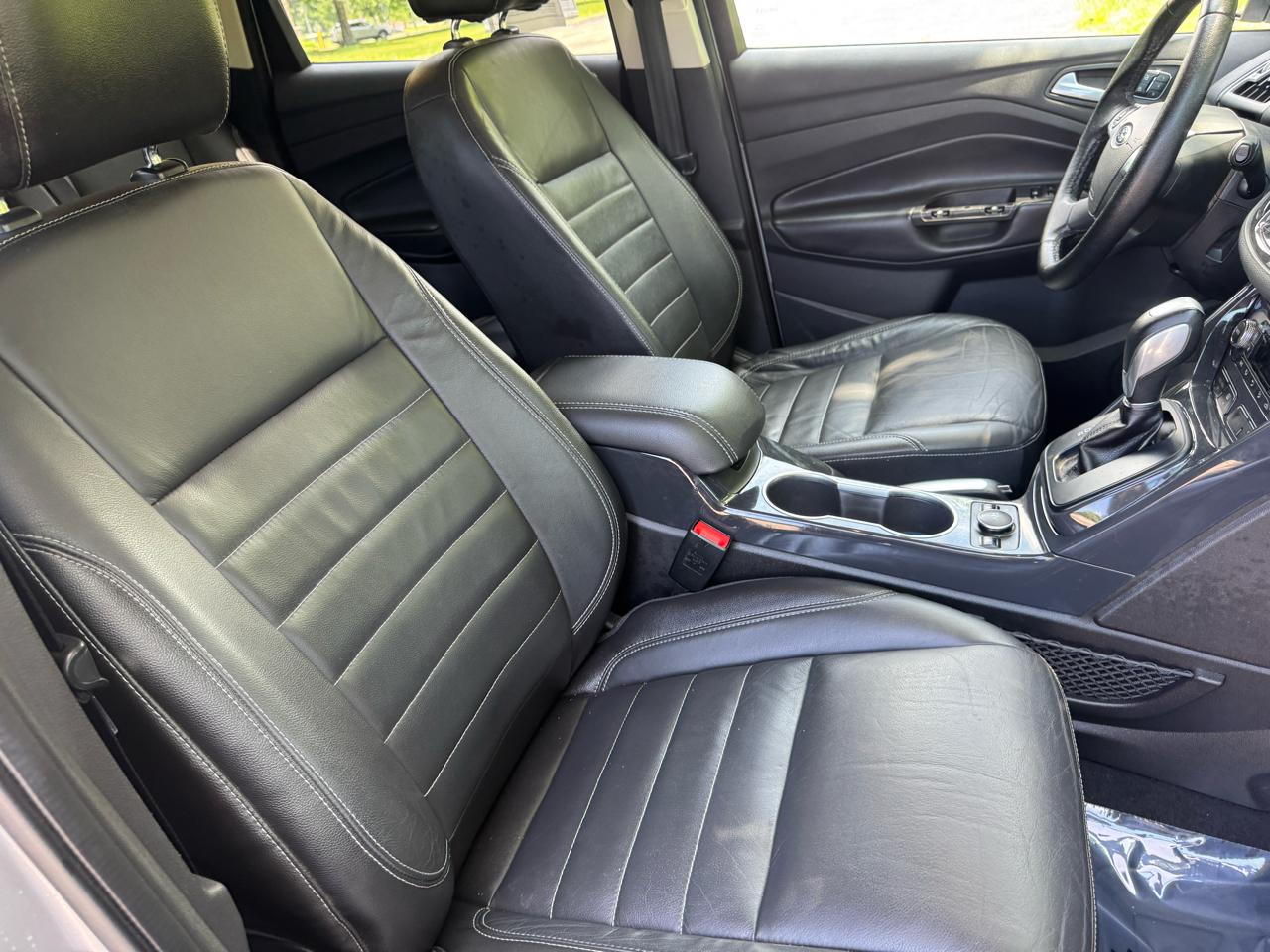Ford Escape Titanium 4WD 2015