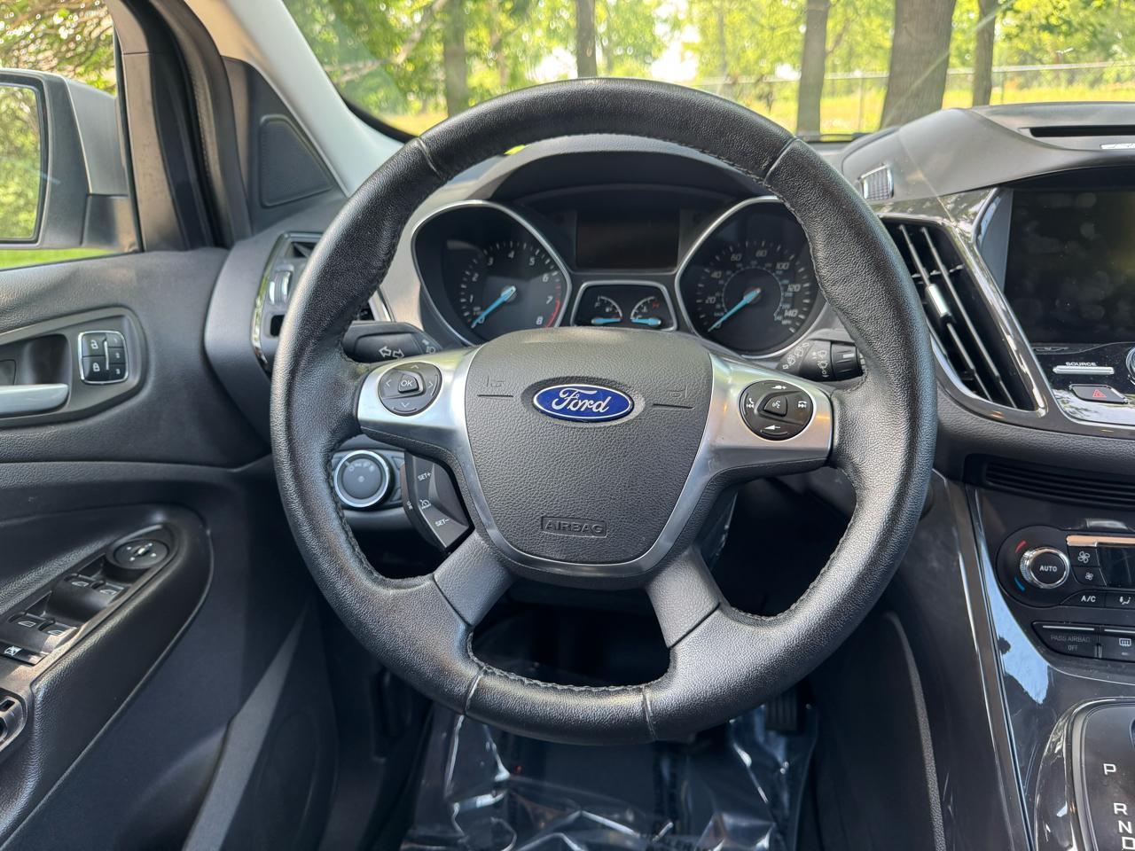 Ford Escape Titanium 4WD 2015