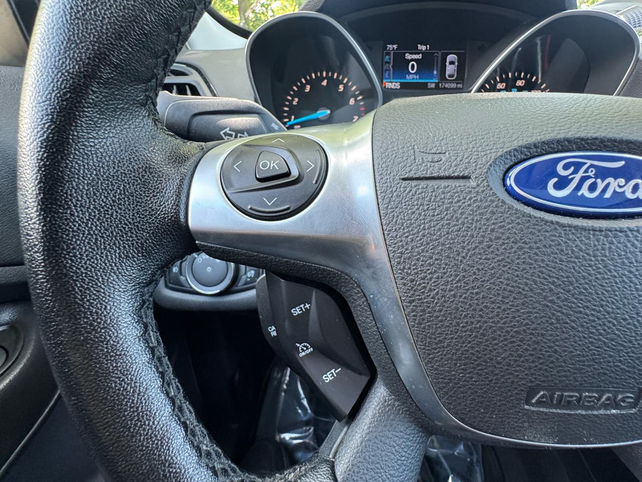 Ford Escape Titanium 4WD 2015