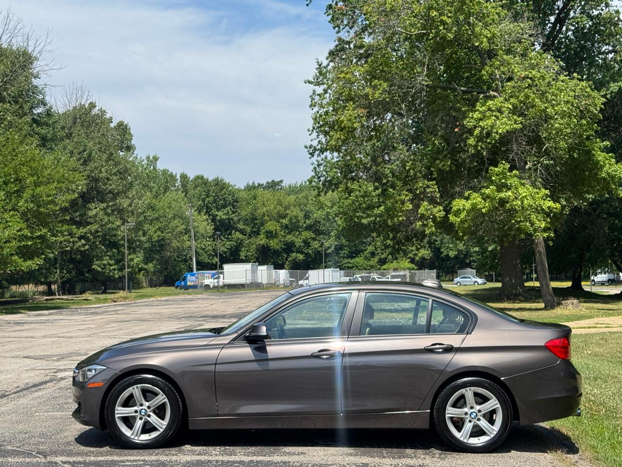 BMW 3-Series 328i xDrive Sedan 2013
