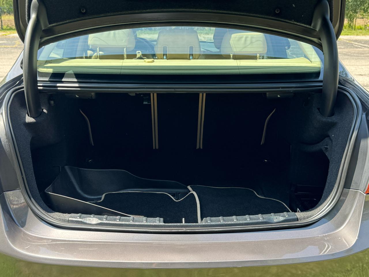 BMW 3-Series 328i xDrive Sedan 2013
