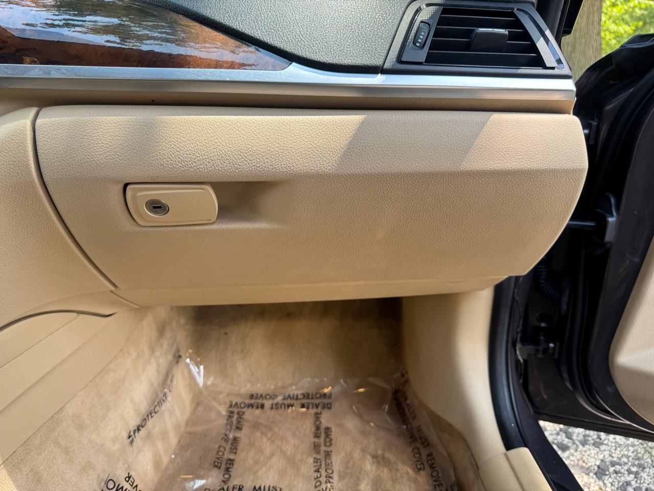 BMW 3-Series 328i xDrive Sedan 2013